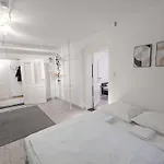 アパート Tiergarten: Central, Spacious, Beautiful Designed 2-br Near Park ベルリン