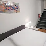 Tiergarten: Central, Spacious, Beautiful Designed 2-br Near Park アパート *