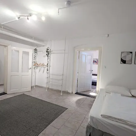 Lägenhet Tiergarten: Central, Spacious, Beautiful Designed 2-br Near Park