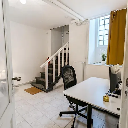 Tiergarten: Central, Spacious, Beautiful Designed 2-br Near Park *