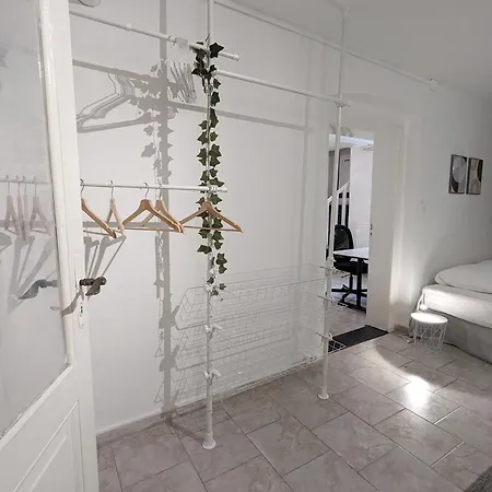 Tiergarten: Central, Spacious, Beautiful Designed 2-br Near Park * Berlin