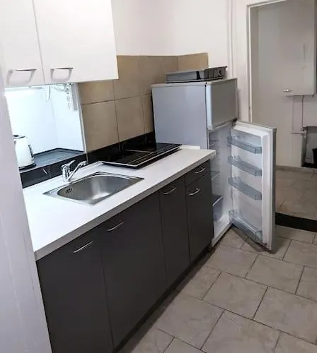 Tiergarten: Central, Spacious, Beautiful Designed 2-br Near Park Apartamento *