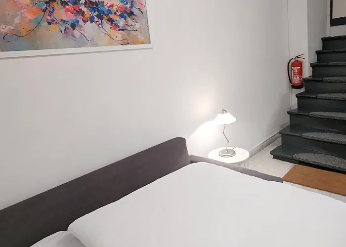 Tiergarten: Central, Spacious, Beautiful Designed 2-br Near Park Appartement *