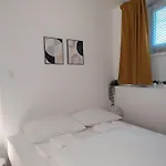 Tiergarten: Central, Spacious, Beautiful Designed 2-br Near Park Апартаменты Берлин