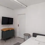 Tiergarten: Central, Spacious, Beautiful Designed 2-br Near Park Апартаменты