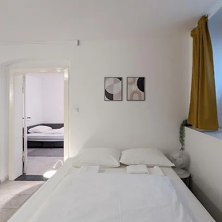 Tiergarten: Central, Spacious, Beautiful Designed 2-br Near Park Апартаменты *