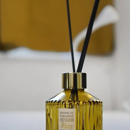 Tiergarten: Central, Spacious, Beautiful Designed 2-br Near Park Lägenhet *