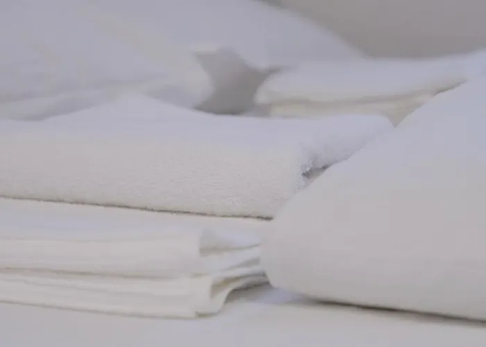 Tiergarten: Central, Spacious, Beautiful Designed 2-br Near Park شقة برلين