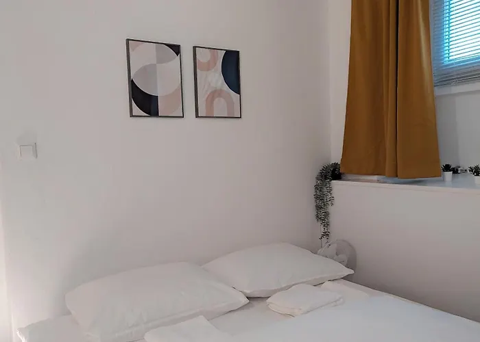 Tiergarten: Central, Spacious, Beautiful Designed 2-br Near Park Lägenhet Berlin