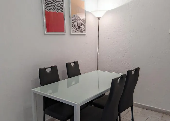 Tiergarten: Central, Spacious, Beautiful Designed 2-br Near Park برلين