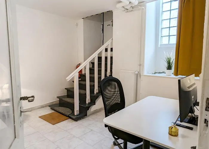 Tiergarten: Central, Spacious, Beautiful Designed 2-br Near Park *