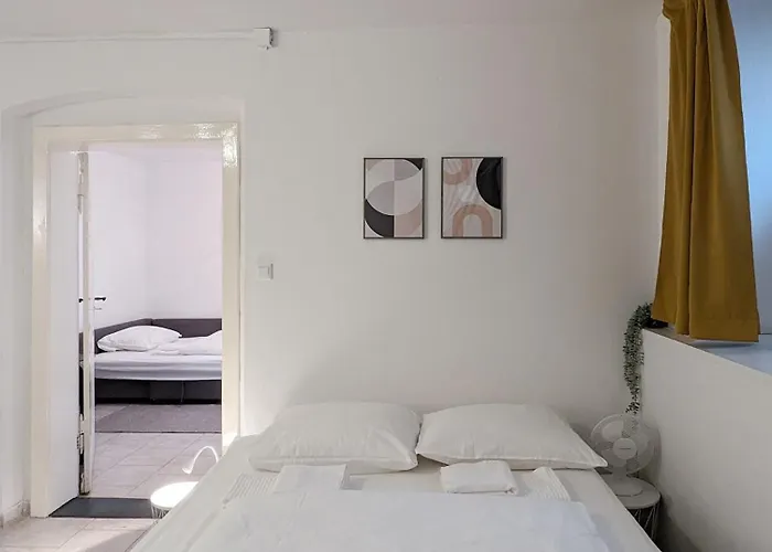 Tiergarten: Central, Spacious, Beautiful Designed 2-br Near Park شقة *